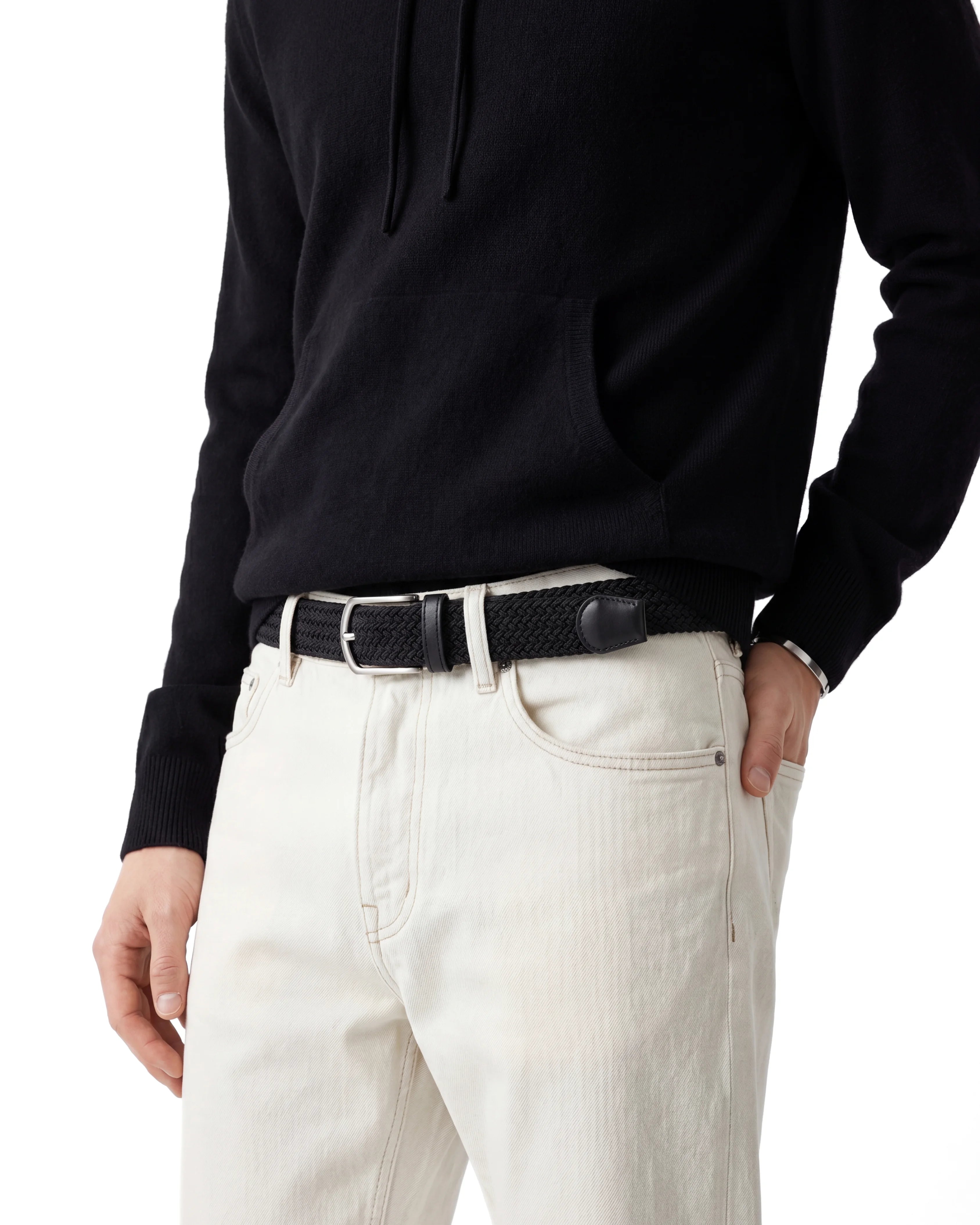 Flätat bälte svart tillsammans med jeans sidvinkel