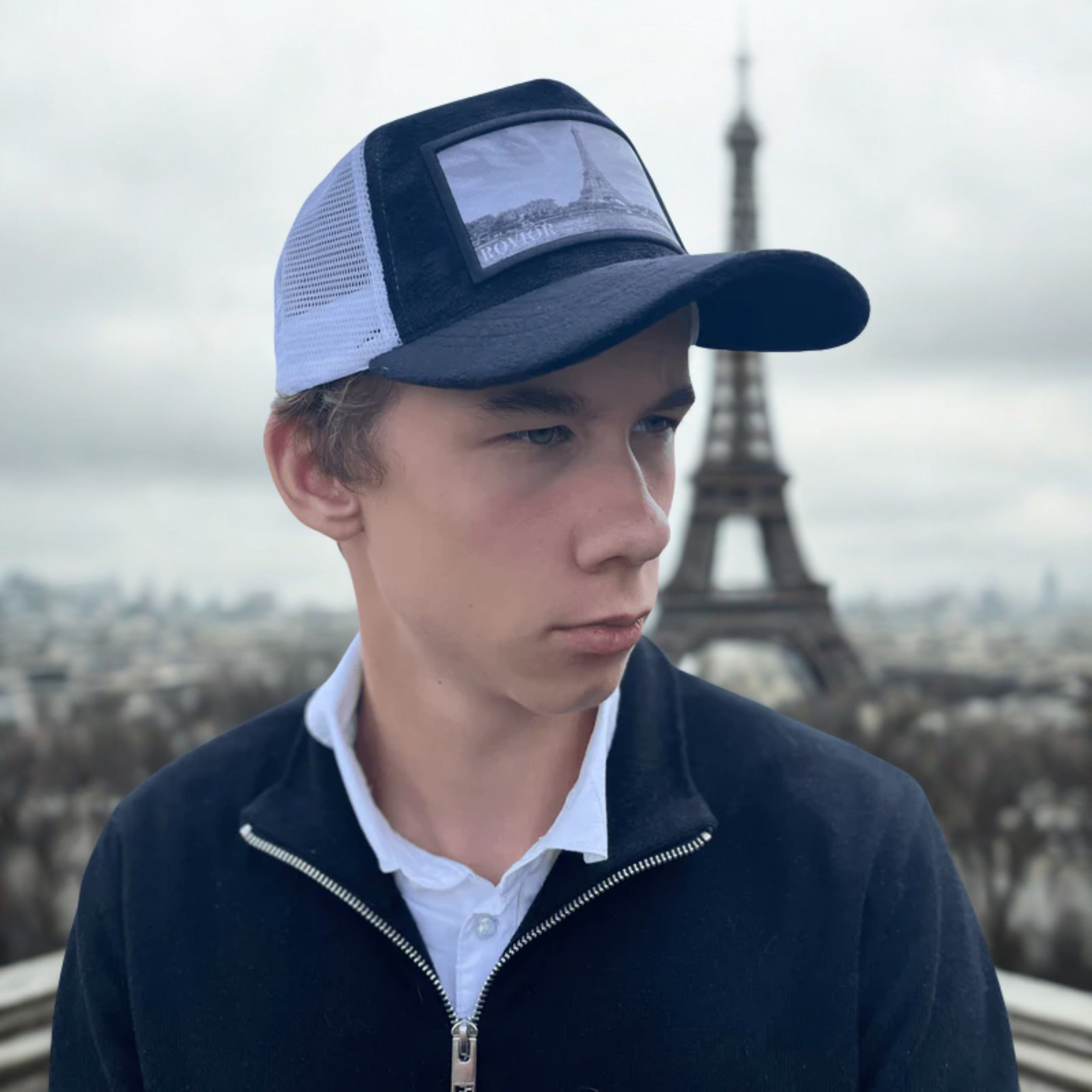 Paris Velvet Cap - Black & White