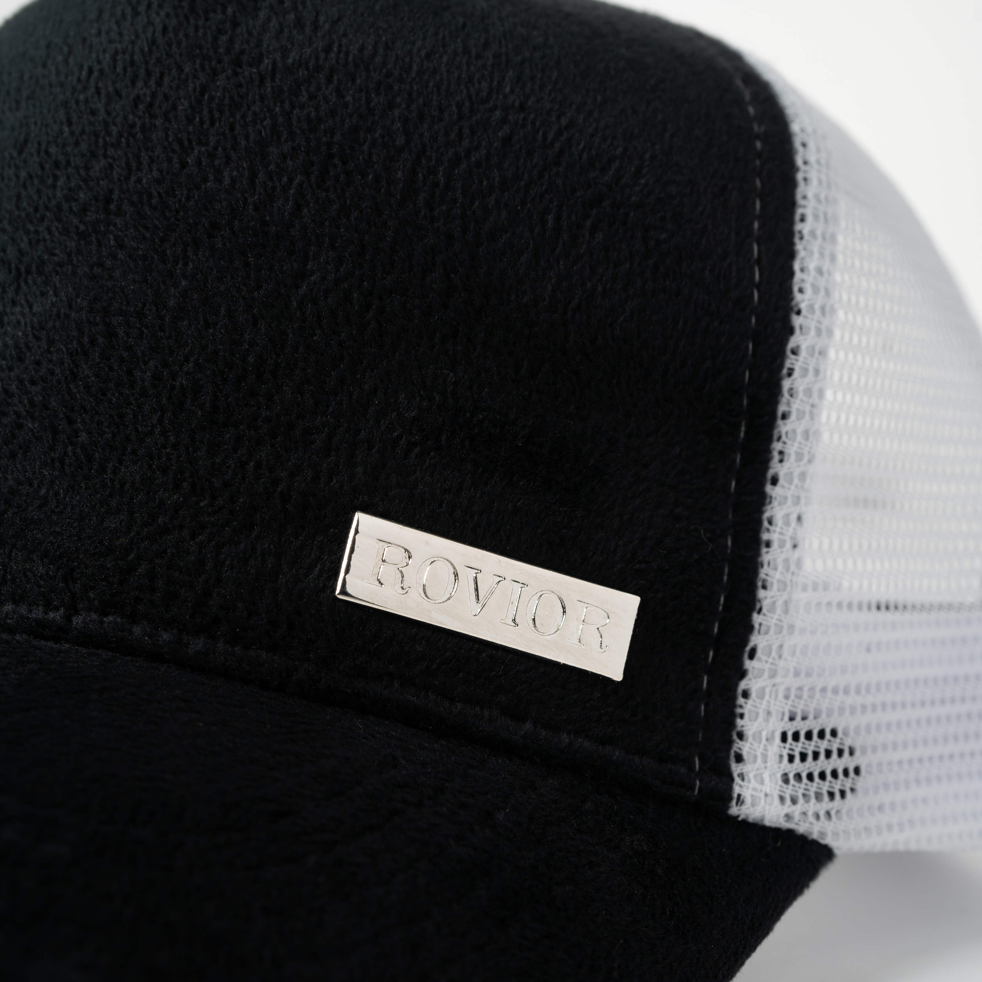 Metaluxe Velvet Cap - Black & White